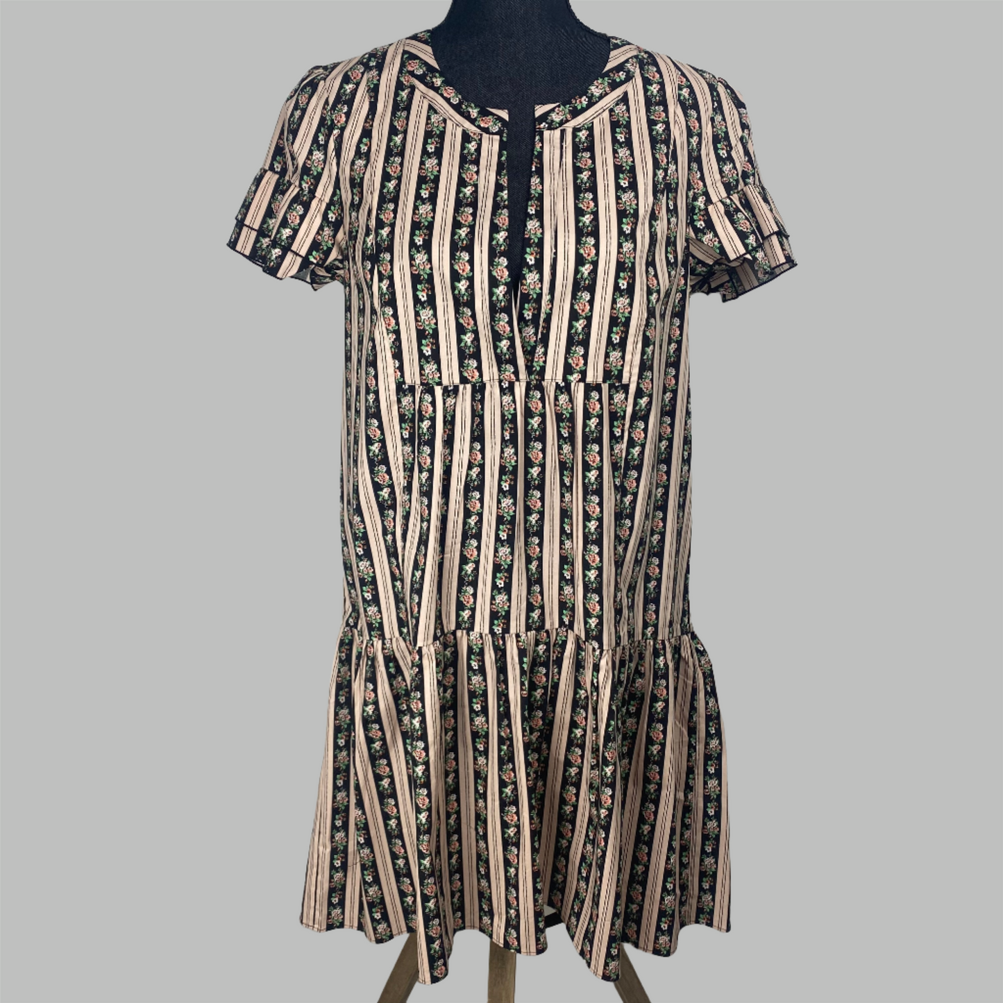 Nikkie Dress Size M/L