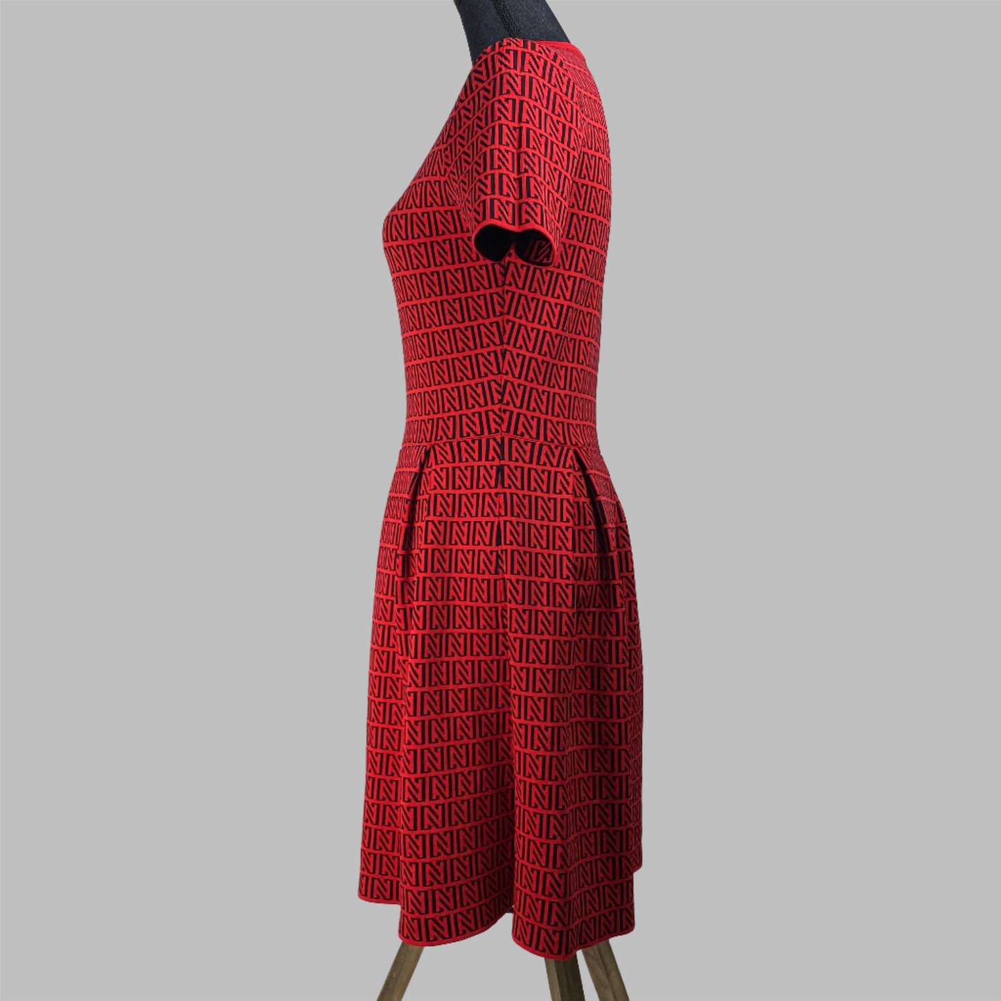 Nikkie Dress Size M/L